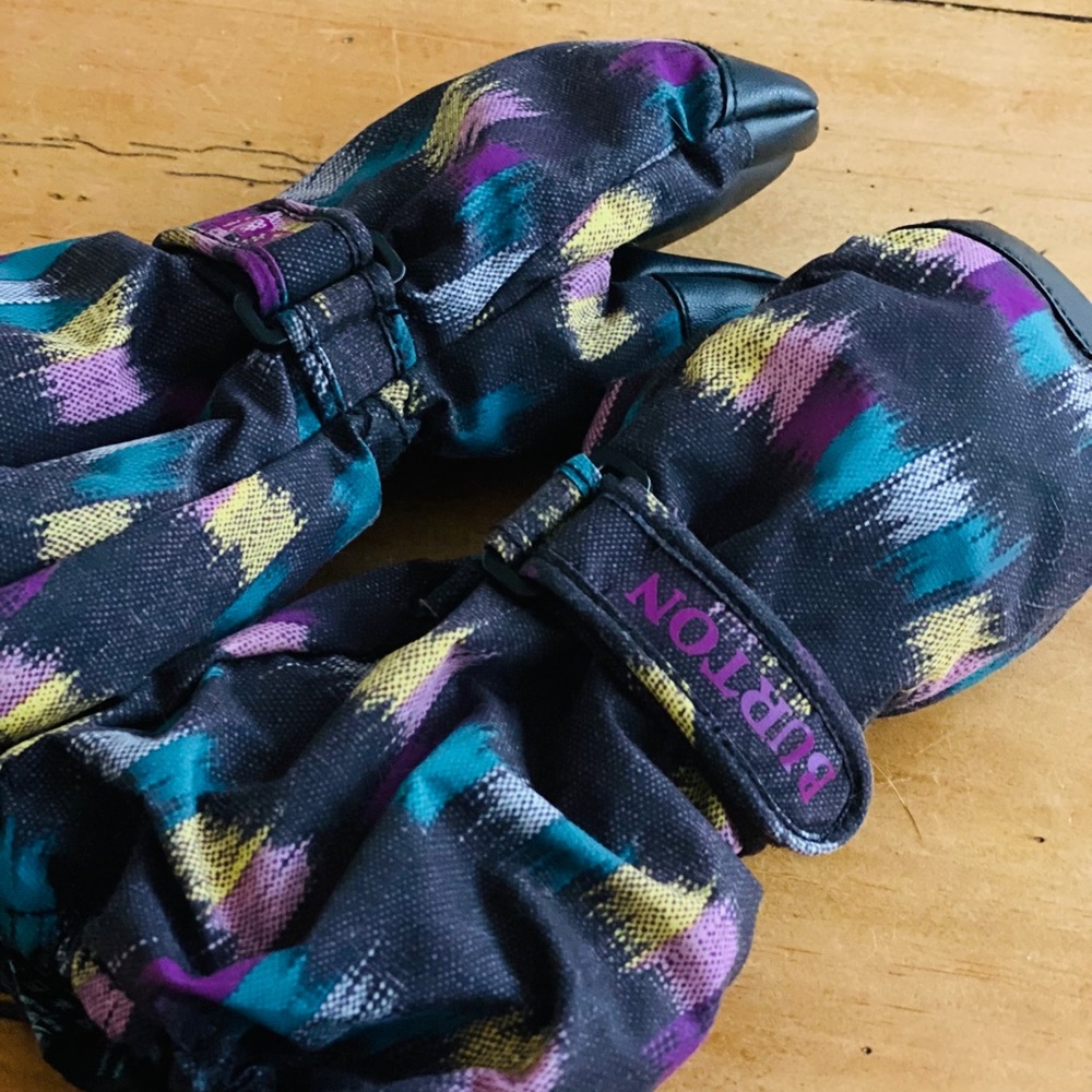 Burton Mini Heater Mitten. Like New. Size 6T